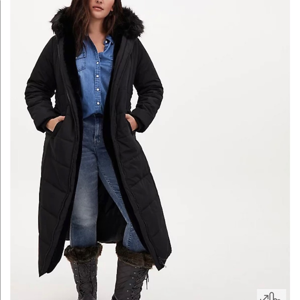 TORRID NWT LONGLINE FIT & FLARE PUFFER - TWILL BLACK SZ 2